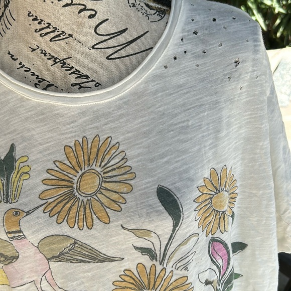 NWT🌼🐦Magnolia Pearl Frida Tee in Ivory One Size Fits Most - Picture 6 of 12